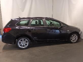 Opel Astra Astra J Sports Tourer (PD8/PE8/PF8) Combi 1.4 16V ecoFLEX (A14XER(Euro=
 5)) [74kW]  (10-2010/10-2015) picture 11