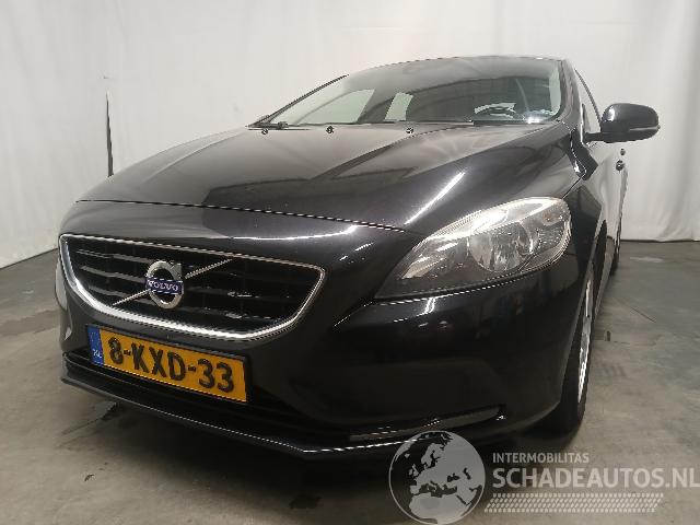 Volvo V-40