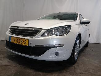 krockskadad bil auto Peugeot 308 308 SW (L4/L9/LC/LJ/LR) Combi 5-drs 1.2 12V e-THP PureTech 130 (EB2ADT=
S(HNS)) [96kW]  (03-2014/06-2021) 2014/5