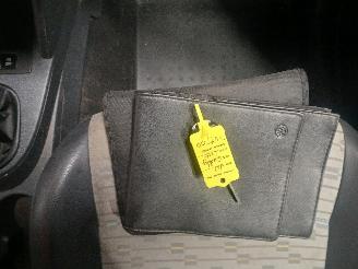 Volkswagen Caddy Caddy III (2KA,2KH,2CA,2CH) Van 1.6 TDI 16V (CAYD) [75kW]  (08-2010/05=
-2015) picture 20