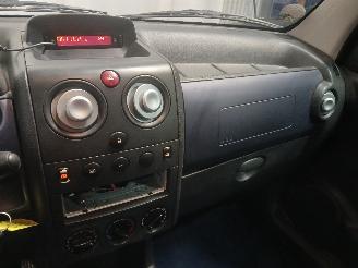 Citroën Berlingo Berlingo Cinqspace, Multispace MPV 1.6 16V (TU5JP4(NFU)) [80kW]  (10-2=
000/12-2011) picture 17