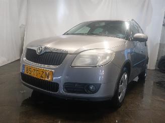 krockskadad bil auto Skoda Roomster Roomster (5J) MPV 1.2 12V HTP (BZG) [51kW]  (01-2007/05-2015) 2007/1