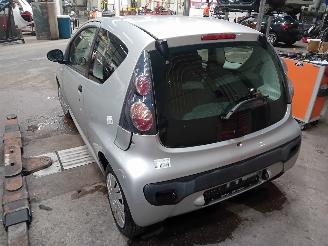 Citroën C1 C1 Hatchback 1.0 12V (384F(CFA)) [50kW]  (06-2005/09-2014) picture 4