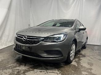 damaged passenger cars Opel Astra Astra K Sports Tourer Combi 1.6 CDTI 110 16V (B16DTE) [81kW]  (04-2016=
/08-2019) 1980