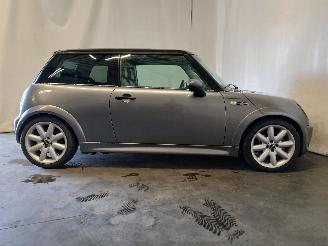 Mini Mini Mini Cooper S (R53) Hatchback 1.6 16V (W11-B16A) [120kW]  (03-2002/09-=
2006) picture 7
