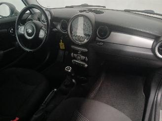 Mini Mini Mini (R56) Hatchback 1.4 16V One (N12-B14A) [70kW]  (11-2006/03-2010) picture 10