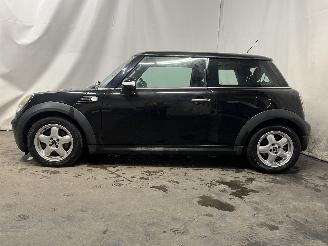 Mini Mini Mini (R56) Hatchback 1.4 16V One (N12-B14A) [70kW]  (11-2006/03-2010) picture 4