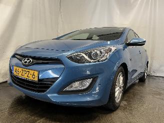 Vaurioauto  passenger cars Hyundai I-30 i30 (GDHB5) Hatchback 1.6 GDI Blue 16V (G4FD(Euro 4)) [99kW]  (12-2011=
/12-2016) 2013/2