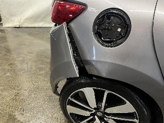 Renault Clio Clio IV (5R) Hatchback 5-drs 0.9 Energy TCE 90 12V (H4B-400(H4B-A4)) [=
66kW]  (11-2012/08-2021) picture 5