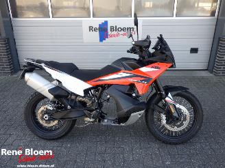 krockskadad bil motor KTM  890 Adventure S 2023/11