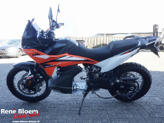 KTM  890 Adventure S picture 2