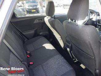 Toyota Auris 1.6 Hybrid Lease picture 11