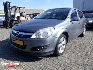 Damaged car Opel Astra 1.6 Edition 105pk Aut LPG 2007/8