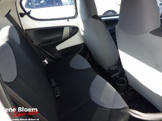 Peugeot 107 1.0 Access Accent Airco 5drs picture 8