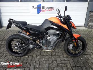 krockskadad bil motor KTM  890 Duke 2022/3