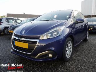 Vaurioauto  passenger cars Peugeot 208 1.2 PureTech Blue Lion 5drs 2016/8