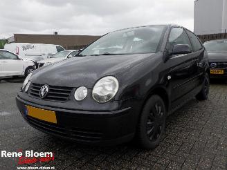 damaged passenger cars Volkswagen Polo 1.4-16V Athene Airco 75pk 2004/4