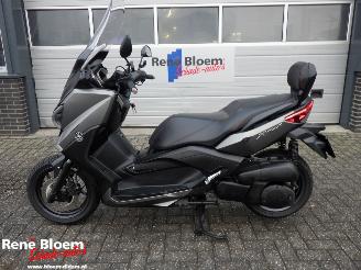 krockskadad bil motor Yamaha XMAX 250  2016/3