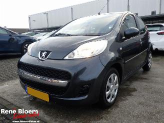 Damaged car Peugeot 107 1.0-12V XR 5drs Airco 2010/5