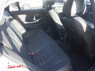 BMW 3-serie 330e XDrive M-pakket Full Option 292pk picture 17