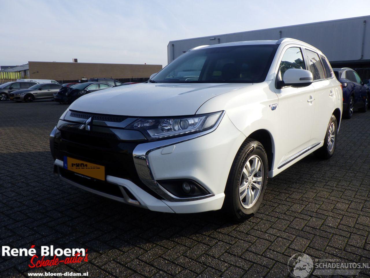 Mitsubishi Outlander 2.4 PHEV Pure Aut Navi