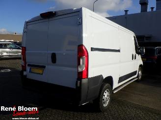 krockskadad bil bedrijf Peugeot Boxer 2.2 BlueHDI L2H1 Premium 2021/10