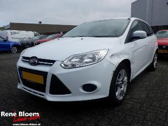 Auto incidentate Ford Focus Wagon 1.6 TI-VCT Lease Trend 2014/8