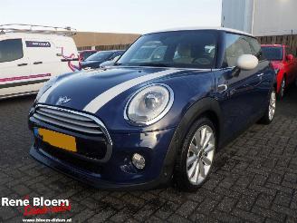 skadebil auto Mini Cooper 1.5 Cooper Chili Serious Business Automaat 2014/8
