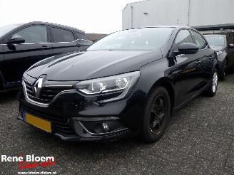 krockskadad bil auto Renault Mégane 1.5 dCi Eco2 Zen Navi 5drs 2017/7