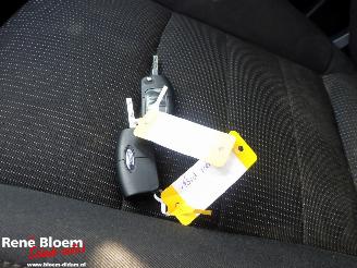 Ford Mondeo Wagon 2.0 16V Limited Clima 145pk picture 18