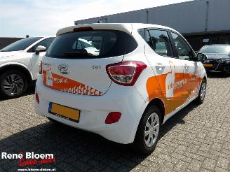 Voiture accidenté Hyundai I-10 1.0i i-Motion Comfort 5drs 2016/8