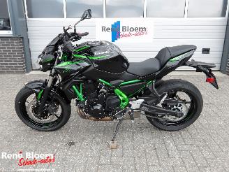 krockskadad bil motor Kawasaki Z 650  2025/7