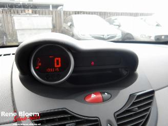 Renault Twingo 1.2-16V Authentique picture 11