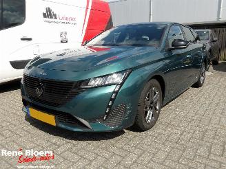 Damaged car Peugeot 308 1.2 Puretech Active Pack Business Aut 131pk 2022/5