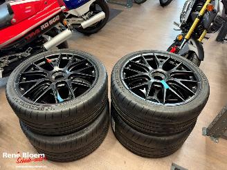 Voiture accidenté Porsche  GT4 RS nieuwe Machnesium Velgen 2026/10