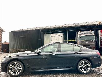 Auto incidentate BMW 7-serie 730d xDrive 265pk aut + f1 High Exe M-Ed - nap - schuifdak - hud - softclose - 360 cam - harman/kardon - luchtvering 2017/7