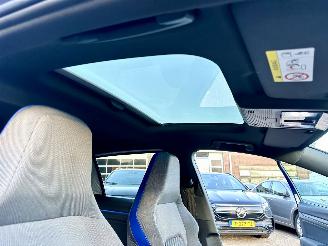 Volkswagen Golf GTE 1.4T 225pk aut + f1 Plug-in hybr - pano - hud - virtual - keyless - stoel + stuurverw - iq - pdc v+a - sfeerverlichting picture 24