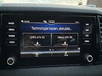 Skoda Karoq 1.5 TSI ACT 150pk 7-Traps aut + F1 Sportline Bus - navi - camera - keyless - virtual - stuurverw - sfeerverl - kuipstoelen picture 35