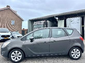 Auto incidentate Opel Meriva 1.4 Turbo 120pk Berlin - nap - clima - cruise - navi - pdc v+a - trekh - licht + regens + dimmend binnenspiegel 2013/6