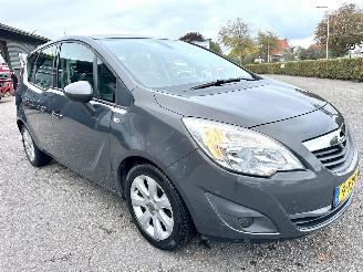 Opel Meriva Gereserveerd 1.4 Turbo 120pk Berlin - nap - clima - cruise - navi - pdc v+a - trekh - licht + regens + dimmend binnenspiegel picture 4