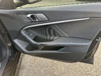 BMW 1-serie 118D 2.0 150pk 8-traps aut + f1 M-Sport - pano - front + line + side + park assist - sfeerverl - keyless - virtual picture 57