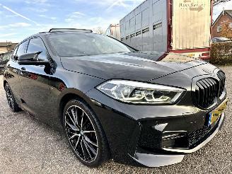 BMW 1-serie Gereserveerd 118D 2.0 150pk 8-traps aut + f1 M-Sport - pano - front + line + side + park assist - sfeerverl - keyless - virtual picture 4