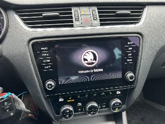 Skoda Octavia 1.0 TSI 116pk 6-bak Greentech Bus Edition Plus - xenon - virtual - camera - pdc - carplay - clima - cruise picture 34