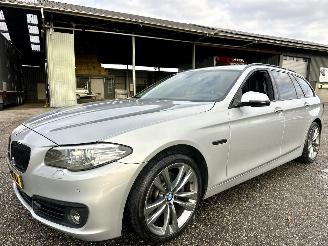 BMW 5-serie Touring 520i 184pk 8-traps aut Luxury Ed - nap - leer - stoelverw - elektr trekh + stuur - memory l+r picture 2