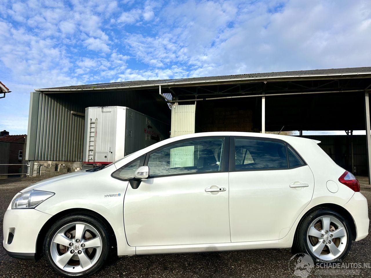 Toyota Auris 1.8 Full Hybrid 123pk aut Executive - nap - navi - camera - keyless entry + start - lmv + 4x goede banden