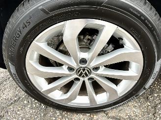 Volkswagen T-Roc 1.5 TSI 150pk 7-Traps aut Life - 7dkm nap - navi - cam - virtual - front + line + park assist - keyless picture 63