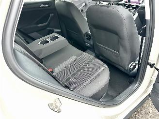 Volkswagen T-Roc 1.5 TSI 150pk 7-Traps aut Life - 7dkm nap - navi - cam - virtual - front + line + park assist - keyless picture 45