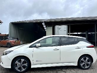 Nissan Leaf 40kWh 150pk aut n-connecta - 15dkm nap - 1e eig - keyless - 360 cam - navi - stuurverw - stoelverw v+a 2019/4