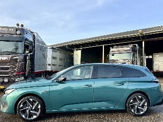 krockskadad bil auto Peugeot 308 1.2 Turbo 131pk 6-bak Allure Pack Bus - 58dkm nap - 360cam - 2023/1