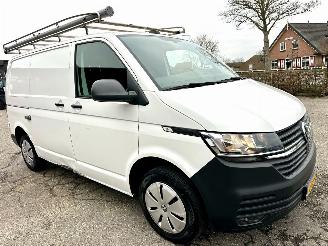 Volkswagen Transporter 2.0 TDI L1/H1 Comfortl - 37dkm nap - airco - cruise - pdc - trekh - klapdeuren - imperiaal - facelift model picture 4